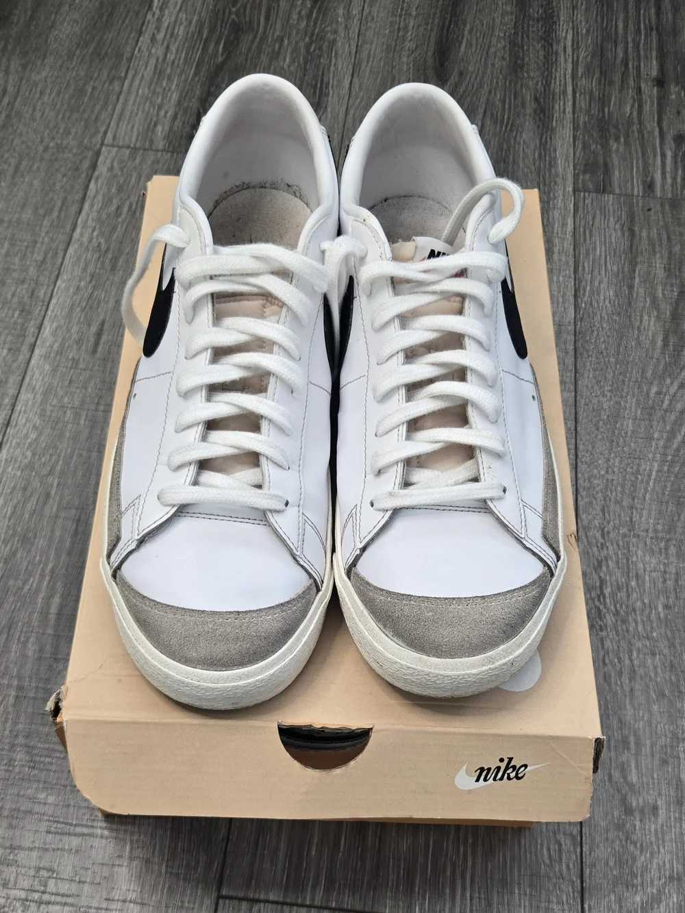 Nike Blazer Low ’77 Vintage sneakers in the classic White, Black and Sail White.